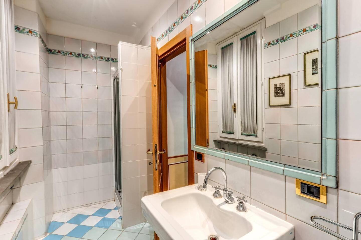 Cozy Flat In Trevi Fountain Apartment โรม ภายนอก รูปภาพ