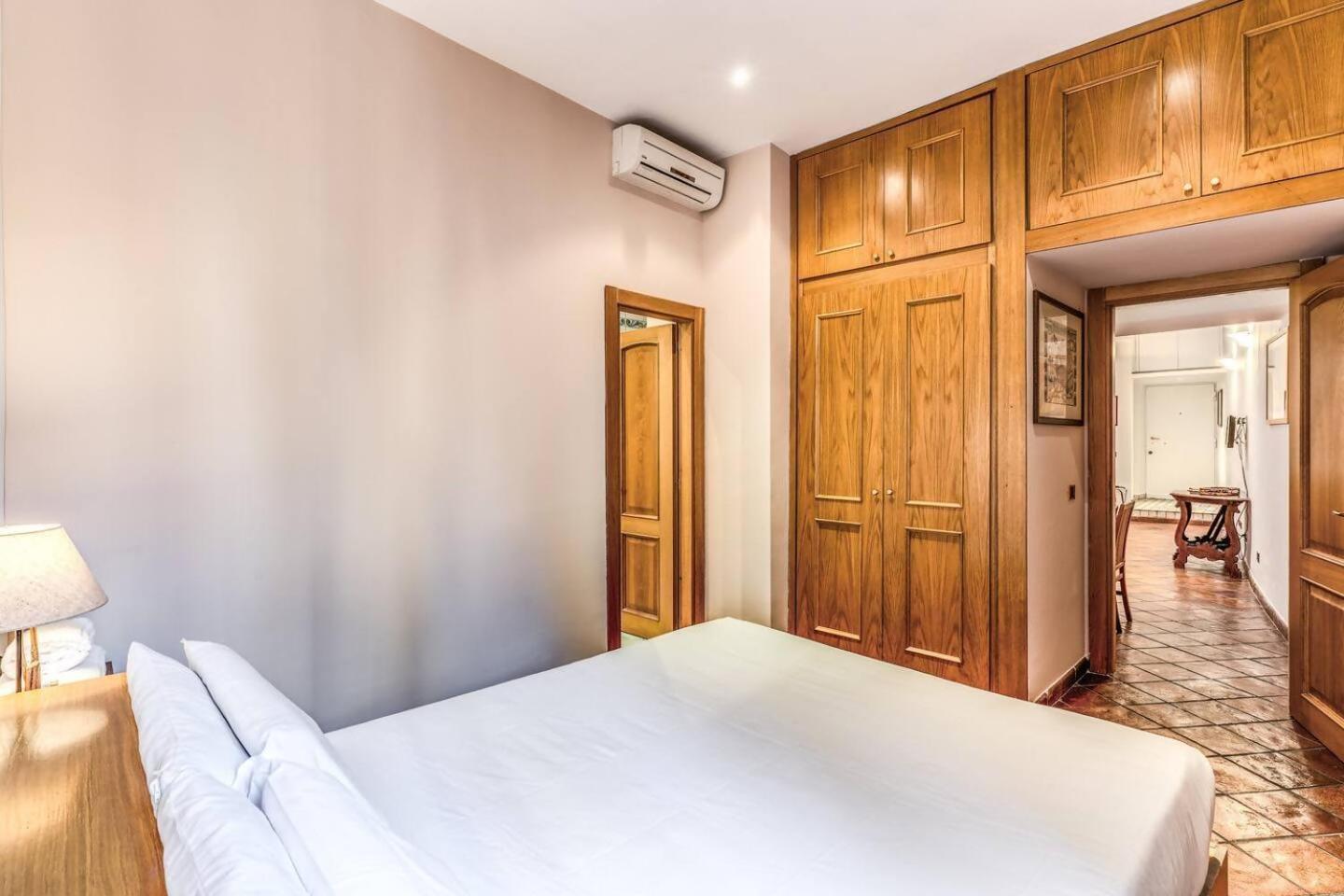 Cozy Flat In Trevi Fountain Apartment โรม ภายนอก รูปภาพ