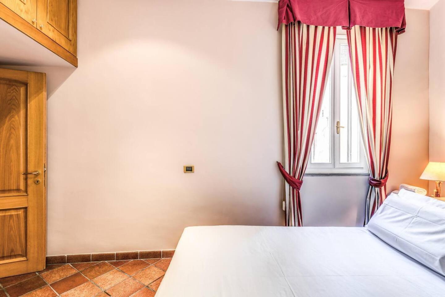 Cozy Flat In Trevi Fountain Apartment โรม ภายนอก รูปภาพ