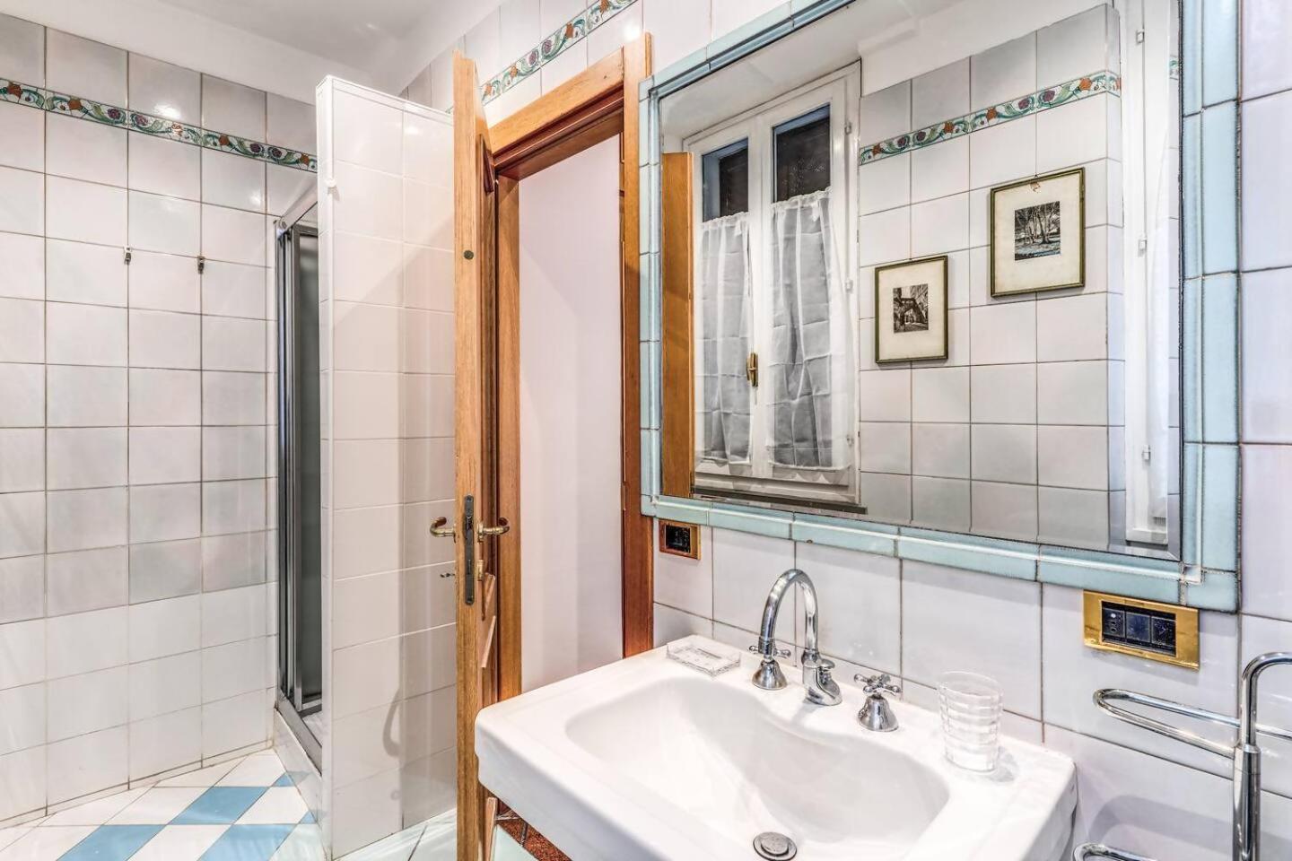 Cozy Flat In Trevi Fountain Apartment โรม ภายนอก รูปภาพ