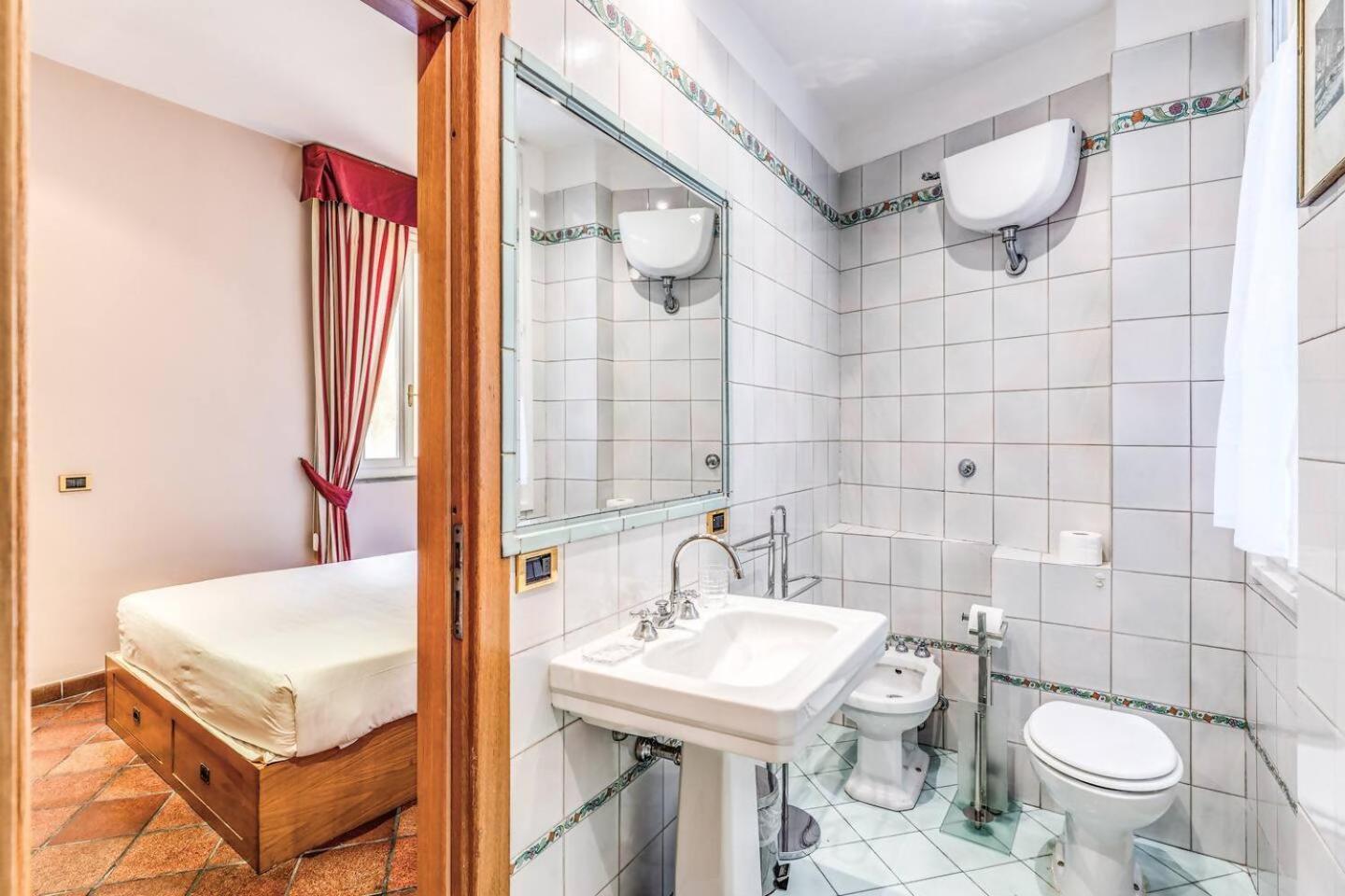 Cozy Flat In Trevi Fountain Apartment โรม ภายนอก รูปภาพ