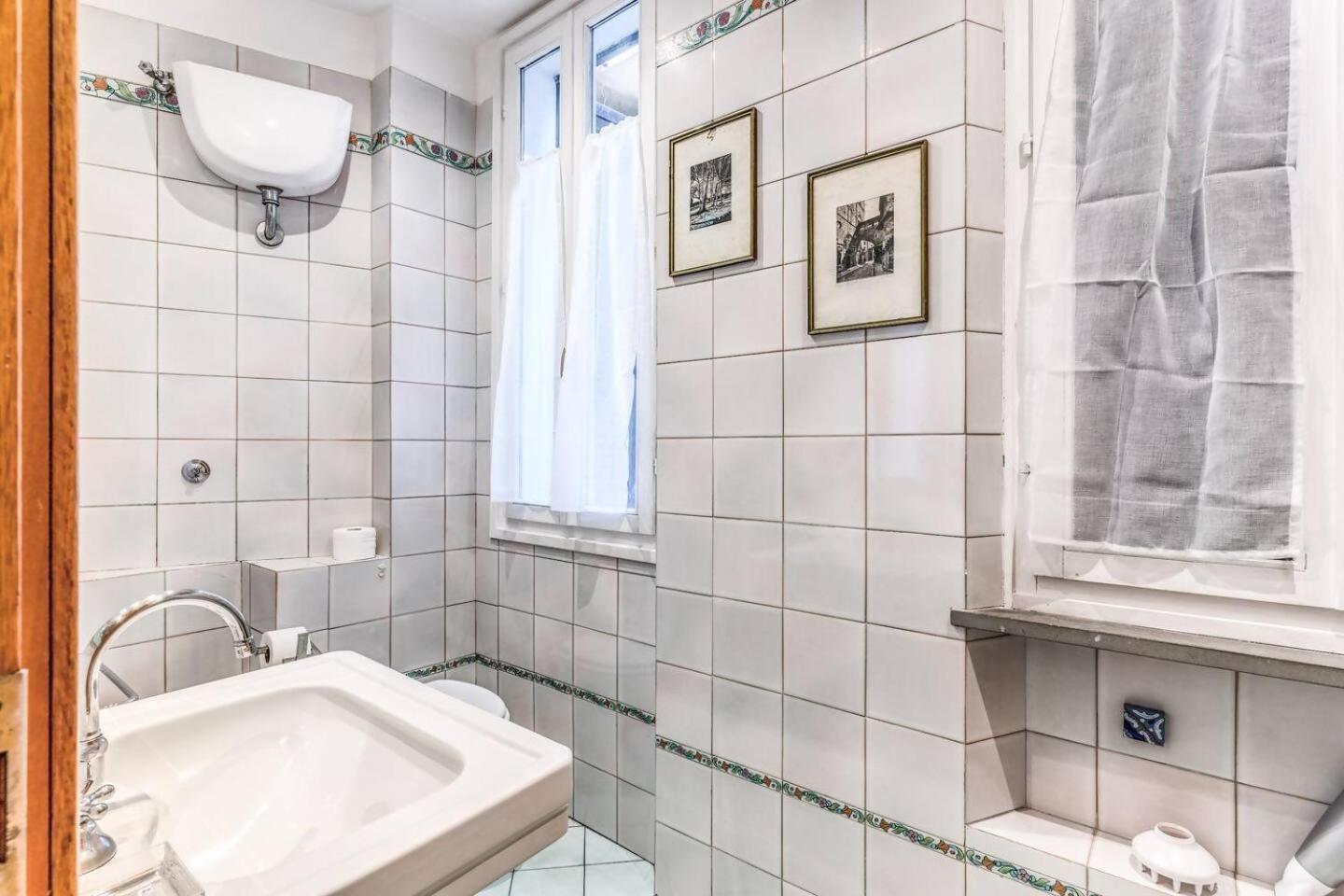Cozy Flat In Trevi Fountain Apartment โรม ภายนอก รูปภาพ